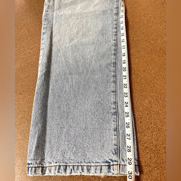 Cotton On
Loose Straight Jean - Picture 5 of 9